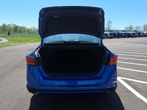 Used 2025 Nissan Altima 2.5 SV image 10