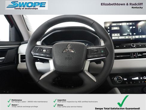 New 2025 Mitsubishi Outlander SE image 18