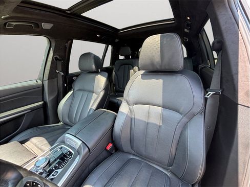 Used 2021 BMW X7 M50i w/ Executive Package AWD/4WD image 19