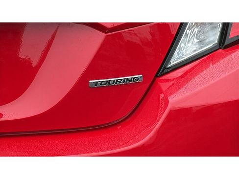 Used 2019 Honda Civic Touring image 7
