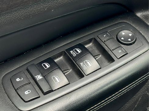 Used 2017 Jeep Grand Cherokee Altitude RWD image 23