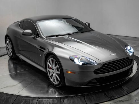 Used 2014 Aston Martin V8 Vantage S RWD image 25