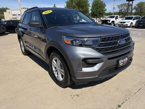 Used 2024 Ford Explorer XLT AWD/4WD image 1