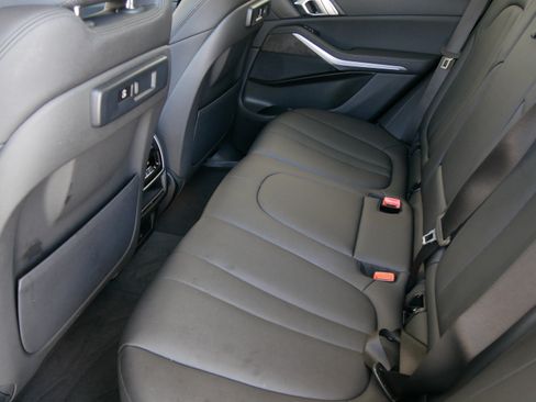Used 2022 BMW X5 xDrive40i w/ Premium Package AWD/4WD image 12