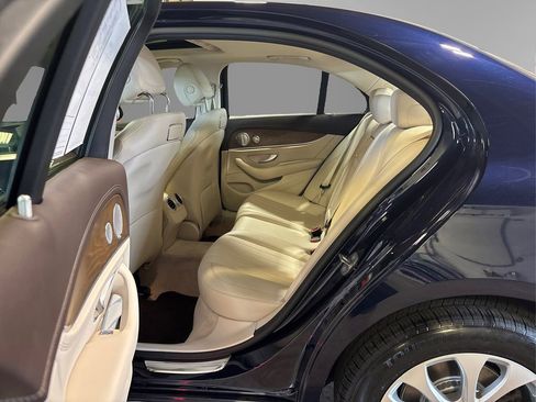 Used 2018 Mercedes-Benz E 300 4MATIC image 10