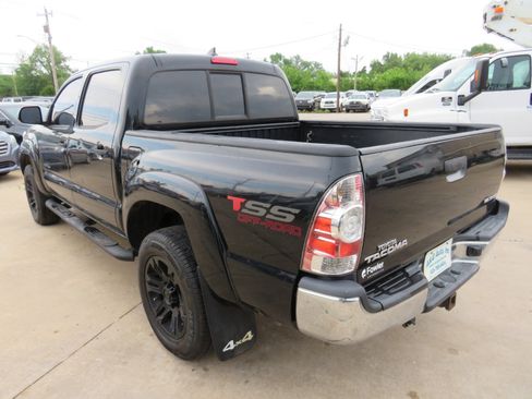 Used 2015 Toyota Tacoma Double Cab V6 6MT 4WD image 4