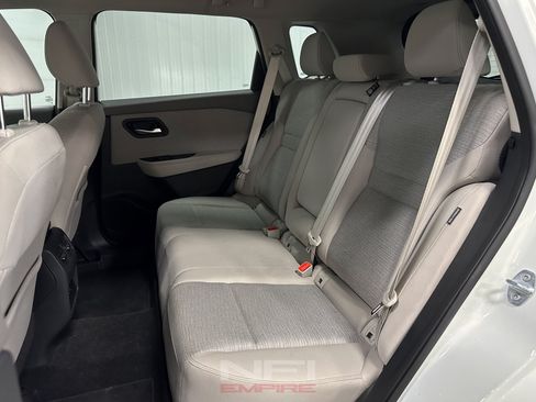 Used 2021 Nissan Rogue SV FWD image 36