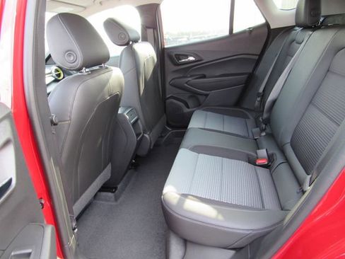 New 2026 Chevrolet Trax LT image 15