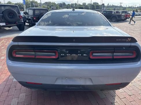 Used 2021 Dodge Challenger R/T Scat Pack RWD image 9