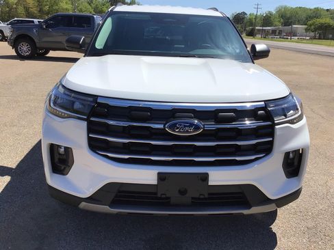 New 2026 Ford Explorer Active RWD image 6