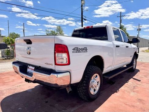 Used 2022 RAM 2500 Tradesman w/ Chrome Appearance Group AWD/4WD image 5