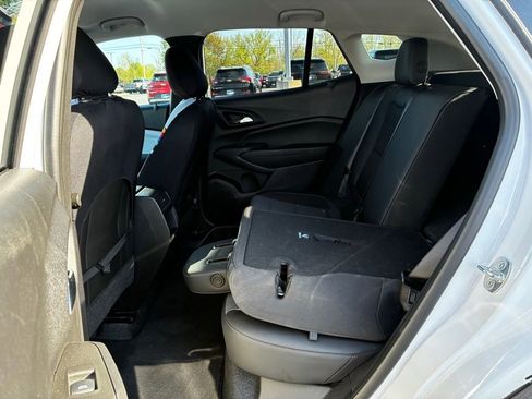 Used 2024 Chevrolet Trax LT w/ Driver Confidence Package FWD image 29