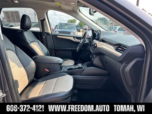 Used 2021 Ford Escape Titanium w/ Titanium Elite Package AWD/4WD image 19