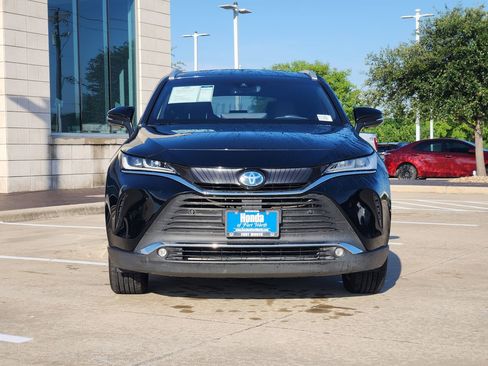 Used 2023 Toyota Venza XLE AWD/4WD image 2