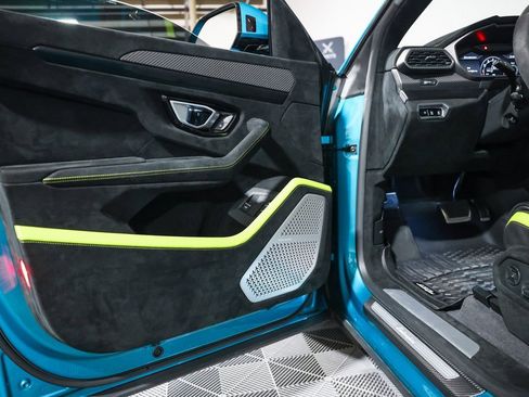 Used 2023 Lamborghini Urus Performante image 30