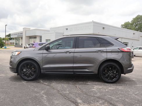 Used 2023 Ford Edge SE w/ Black Appearance Package AWD/4WD image 4