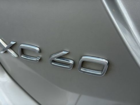 Used 2017 Volvo XC60 T5 Dynamic w/ Preferred Option Package FWD image 17