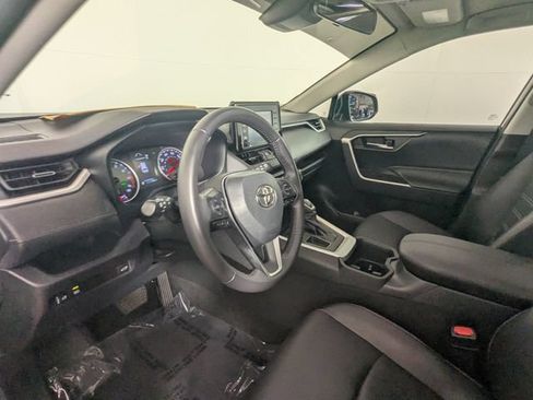 Used 2022 Toyota RAV4 XLE Premium FWD image 13