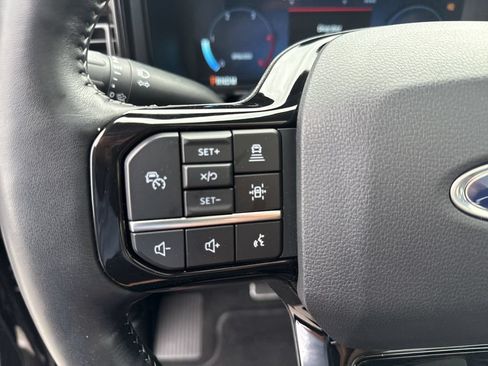 Used 2023 Ford F250 Lariat w/ Lariat Ultimate Package AWD/4WD image 24