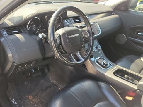 Used 2019 Land Rover Range Rover Evoque SE AWD/4WD image 10
