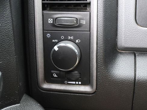 Used 2018 RAM 3500 Tradesman w/ Chrome Appearance Group image 16