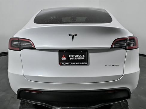Used 2023 Tesla Model Y Long Range image 9