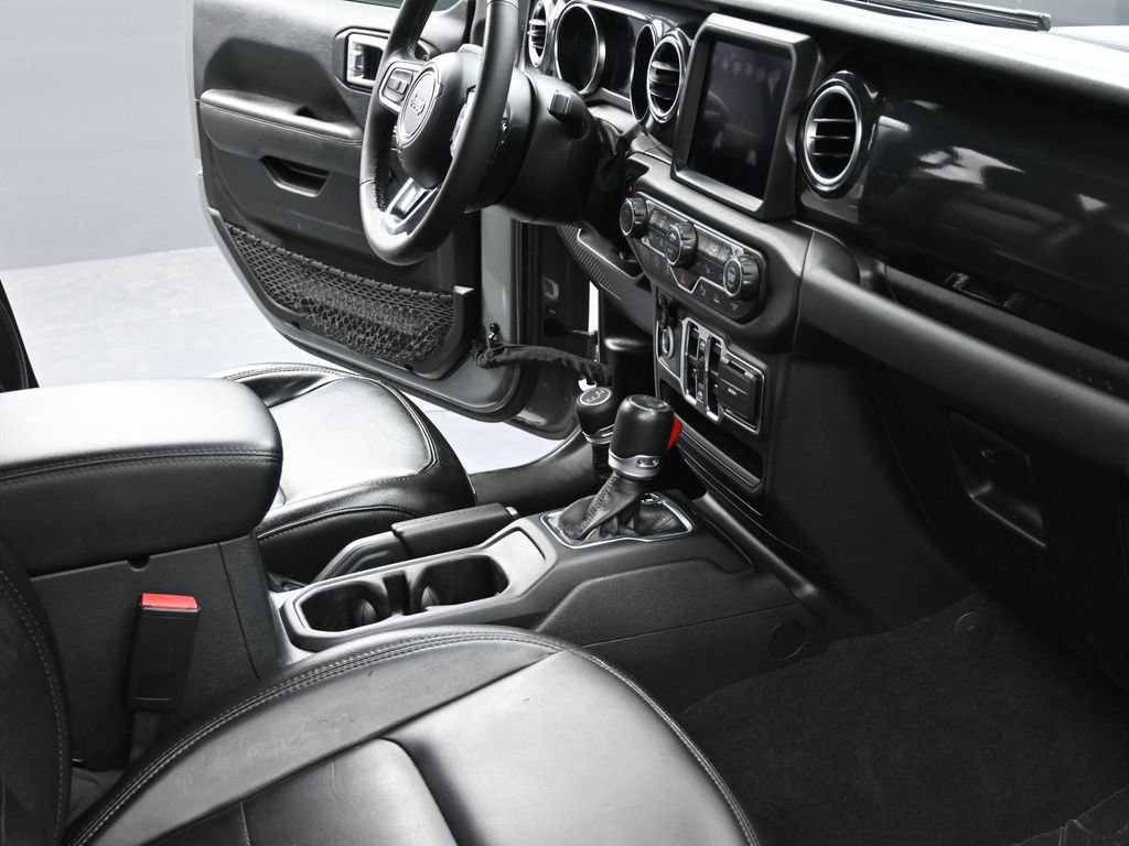 Used 2023 Jeep Wrangler Unlimited Sahara AWD/4WD image 12