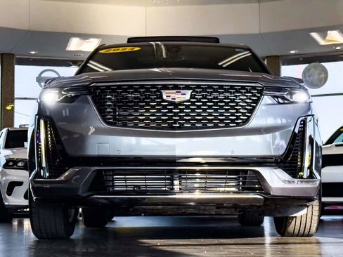 Used 2024 Cadillac XT6 Luxury image 4