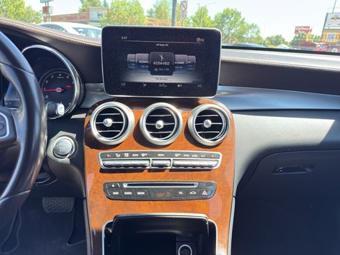 Used 2018 Mercedes-Benz GLC 300 4MATIC image 20
