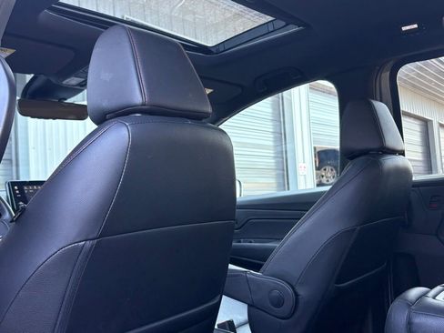 Used 2024 Honda Odyssey Sport image 19