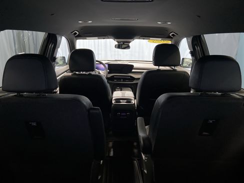 Used 2025 Buick Enclave Sport Touring image 38