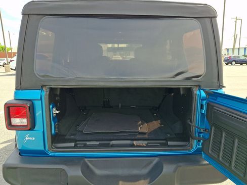 Used 2019 Jeep Wrangler Unlimited Sport S AWD/4WD image 30