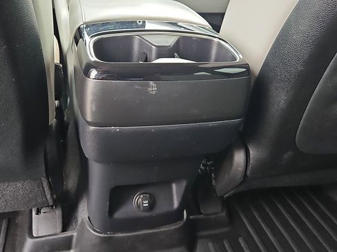 Used 2020 Kia Telluride S FWD image 19