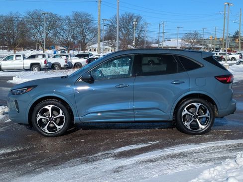 Used 2023 Ford Escape ST-Line Elite w/ Premium Technology Package image 5