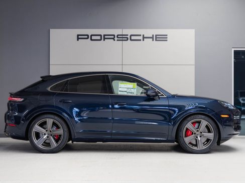 Used 2025 Porsche Cayenne Turbo image 8