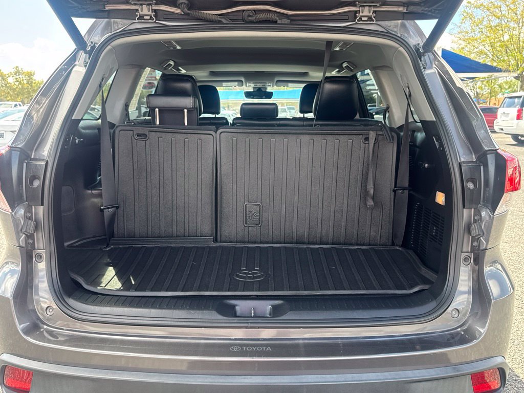 Used 2017 Toyota Highlander XLE AWD/4WD image 21