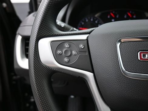 Used 2024 GMC Terrain SLE image 30