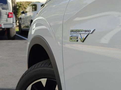 New 2025 Mitsubishi Outlander SE image 31