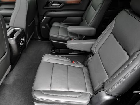 New 2026 GMC Yukon XL Denali w/ Sun & Power Step Package image 23