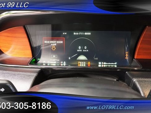 Used 2018 Lincoln Navigator L Reserve w/ Technology Package AWD/4WD image 21