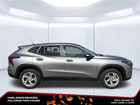 Certified 2024 Chevrolet Trax LS w/ LS Convenience Package FWD image 8