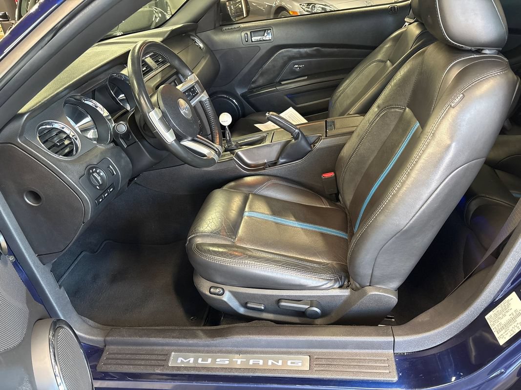 Used 2010 Ford Mustang GT Premium RWD image 34