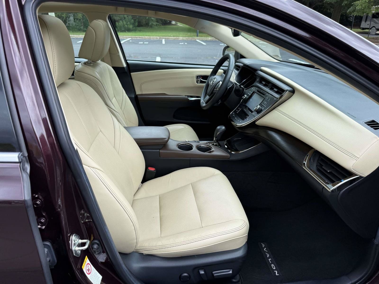 Used 2016 Toyota Avalon Limited FWD image 14
