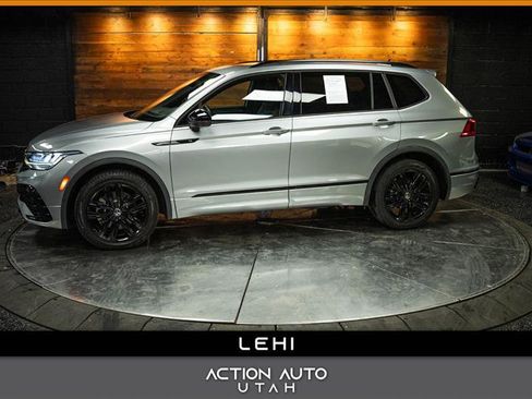 Used 2022 Volkswagen Tiguan SE R-Line image 1