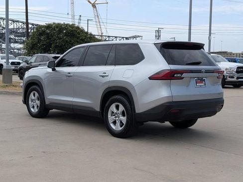 Used 2025 Toyota Grand Highlander FWD image 9