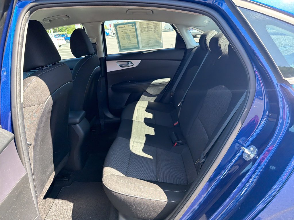 Used 2022 Kia Forte LXS w/ LXS Technology Package FWD image 17