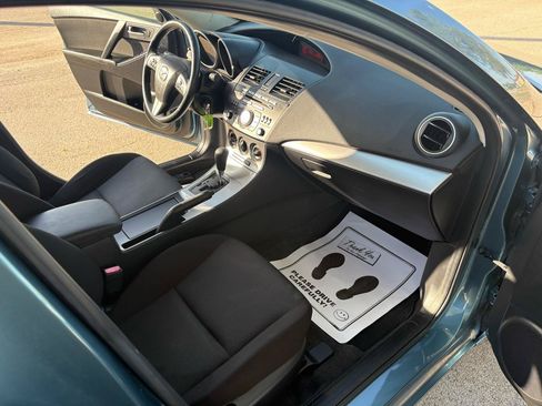Used 2011 MAZDA MAZDA3 i Touring FWD image 26
