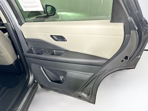 Used 2023 Nissan Pathfinder SV AWD/4WD image 30