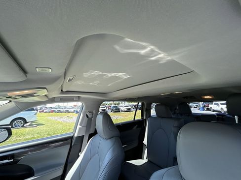 Used 2025 Toyota Highlander Limited AWD/4WD image 27