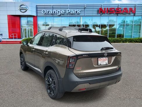 New 2026 Nissan Kicks SR w/ SR Premium Package FWD image 3